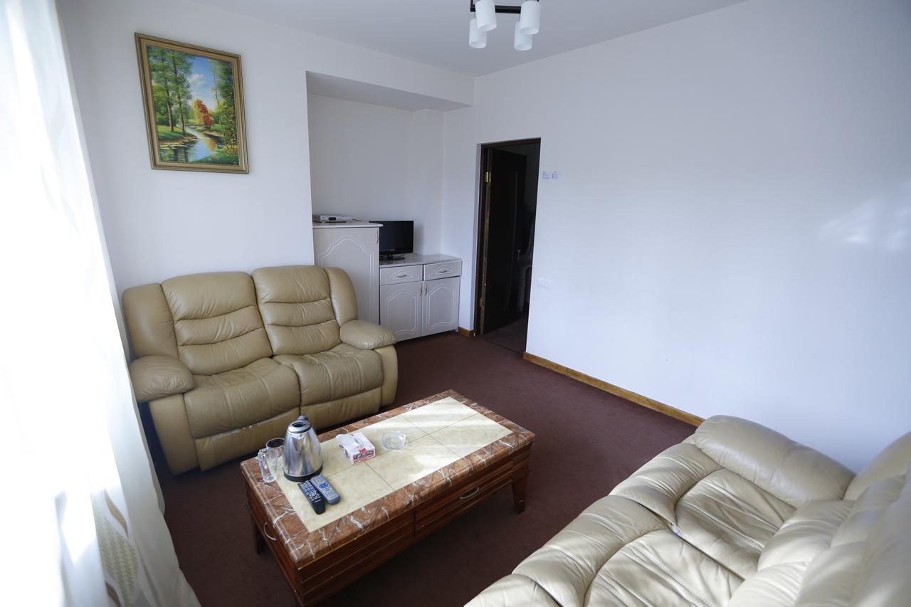 Hotel - Saya Tsaghkadzor Luaran gambar