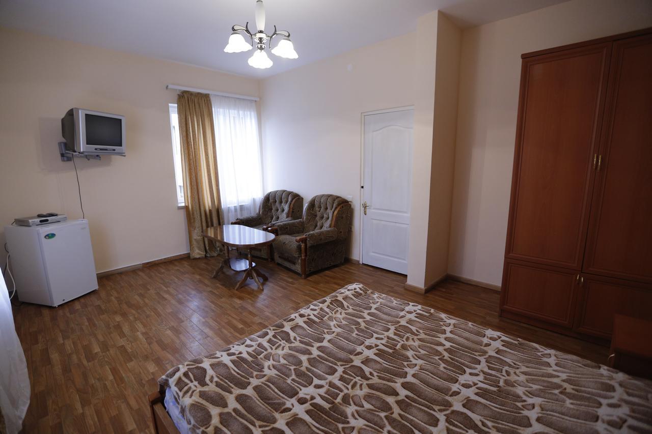 Hotel - Saya Tsaghkadzor Luaran gambar